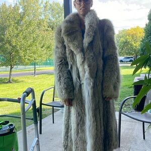 Real fur coat. Should fit sizes 8-10